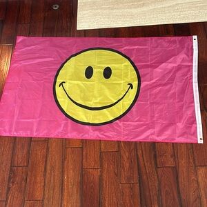 Smiley face flag🎀